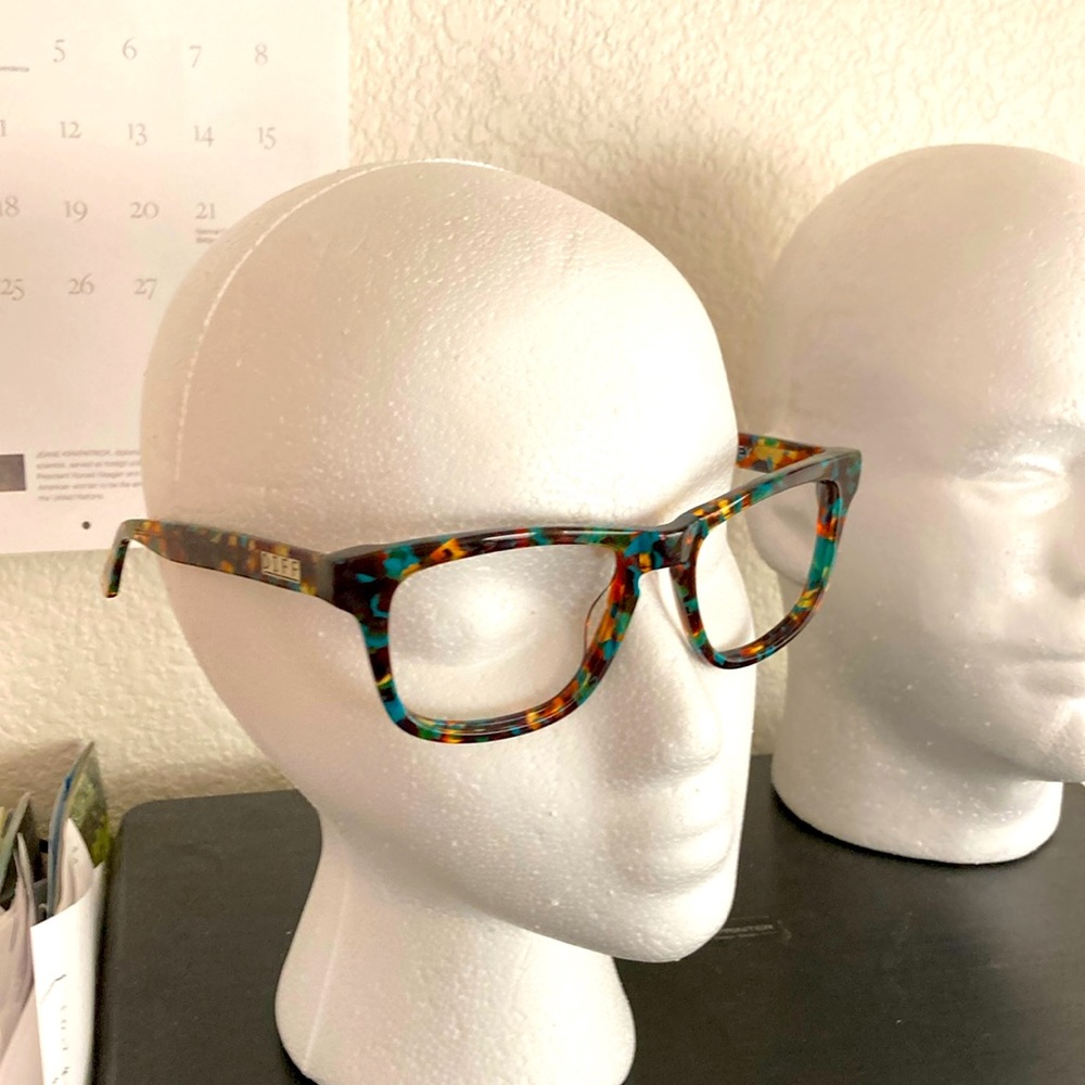 Diff eyewear RILEY FRAMES ONLY. Would make cool eyeglasses